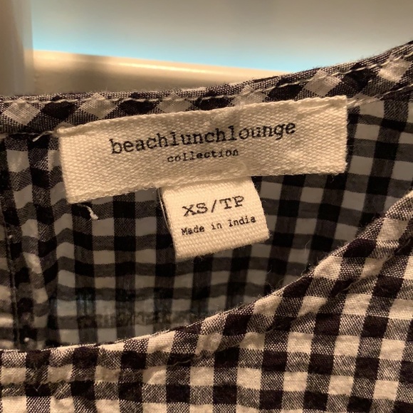 Super cute top with bell sleeves xsmall - Picture 2 of 3